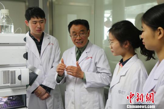 中國(guó)科學(xué)家揭開(kāi)何首烏導(dǎo)致肝損傷之謎