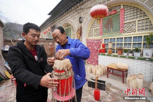 資料圖為：陜北安塞打造民俗文化村助力脫貧攻堅(jiān)。 <a target='_blank' href='http://www.chinanews.com/'>中新社</a>記者 毛建軍 攝