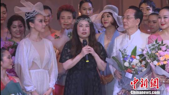 華裔時裝設(shè)計師Grace　Chen?！】涤裾?攝