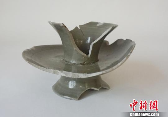 圖為出土盞托。寧波市文物考古研究所提供