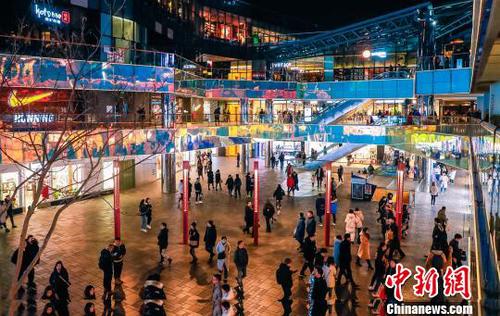 北京市出臺13條具體措施進一步繁榮夜間經(jīng)濟、促進消費增長。北京市商務局供圖