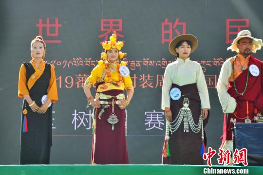 圖為晉級復(fù)賽的參賽選手。　魯?shù)り?攝