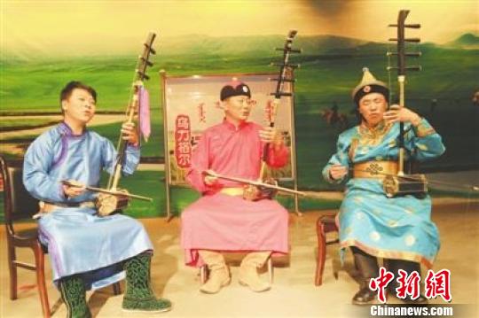 圖為烏力格爾演出現(xiàn)場。通遼宣傳部供圖