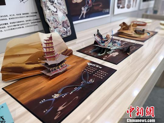 圖為集中展示此次大賽的獲獎作品?！《∷?攝