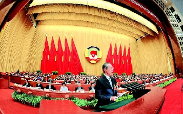 二○一六年三月十日,全國政協(xié)十二屆四次會議在北京人民大會堂舉行第二次全體會議。這是唐英年在會上作《利用香港優(yōu)勢服務(wù)國家“十三五”規(guī)劃》的發(fā)言。 新華社發(fā) 二○一六年三月十日,全國政協(xié)十二屆四次會議在北京人民大會堂舉行第二次全體會議。這是唐英年在會上作《利用香港優(yōu)勢服務(wù)國家“十三五”規(guī)劃》的發(fā)言。 新華社發(fā)