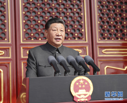 10月1日上午，慶祝中華人民共和國(guó)成立70周年大會(huì)在北京天安門(mén)廣場(chǎng)隆重舉行。中共中央總書(shū)記、國(guó)家主席、中央軍委主席習(xí)近平發(fā)表重要講話(huà)。 新華社記者 鞠鵬 攝