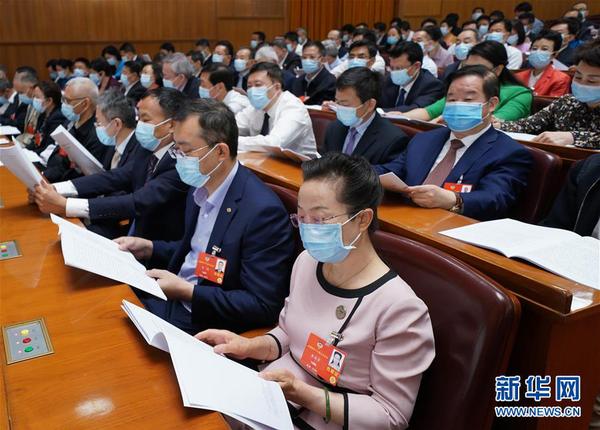 　5月24日，全國政協(xié)十三屆三次會議在北京人民大會堂舉行第二次全體會議。 新華社記者 李鑫 攝1