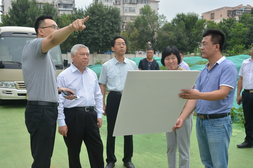 四版履職為民配圖：2018年7月10日，盛茂林主席帶隊(duì)赴紅橋區(qū)調(diào)研棚戶區(qū)改造情況為民生工作建言