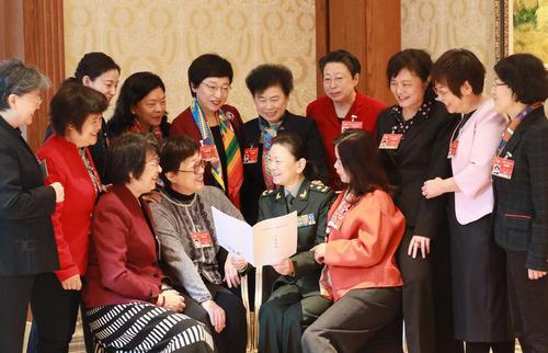 這個三八節(jié)，我們聚在“議政堂”