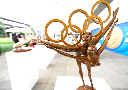 6-（主圖）冬奧會(huì)首鋼園區(qū)展出的主題雕塑(706990)-20211203102626
