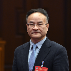 在實踐中探真知 在實踐中育新人