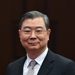 挺膺擔(dān)當 不負時代
