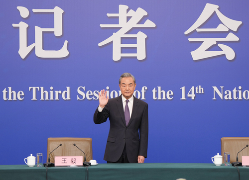 王毅回答中外記者提問(wèn)