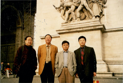2004年隨中國作協(xié)代表團訪法 左一莫言(7173797)-20250512093117