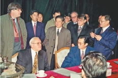 25年前保護(hù)處理的秦俑殘片，彩繪仍然完好！